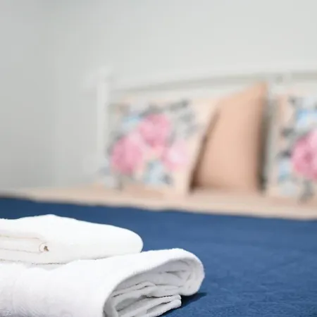 Julie's Seaview Vlichadia