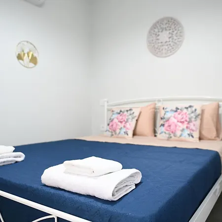 Julie's Seaview * Vlichadia