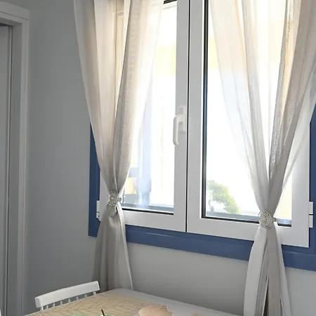 Julie's Seaview דירה