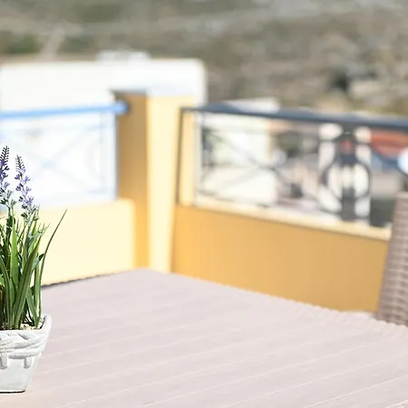 Julie's Seaview Vlichadia