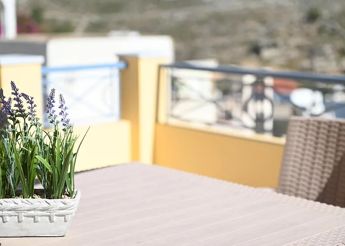 Julie's Seaview Vlichadia